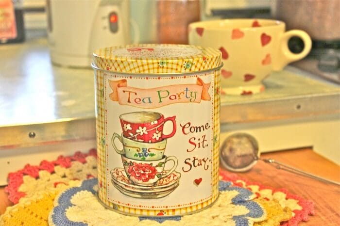 SB tea tin