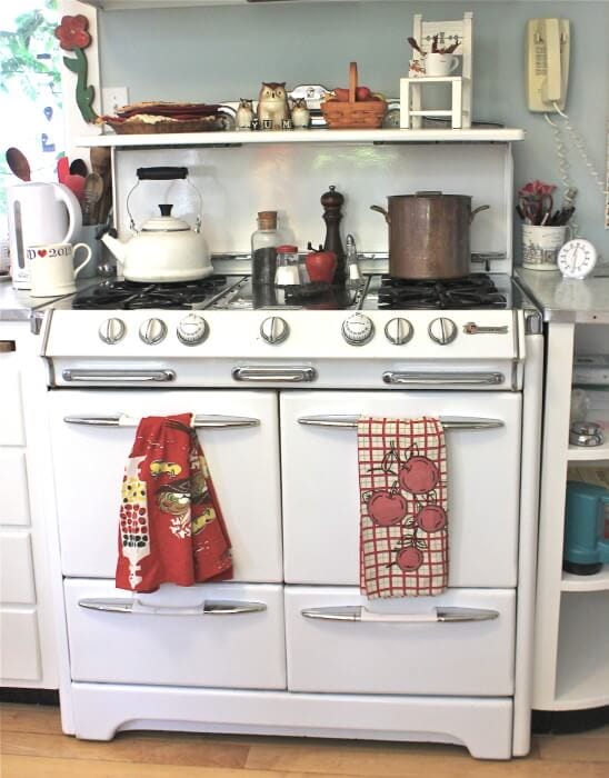 love the dishtowel display unit