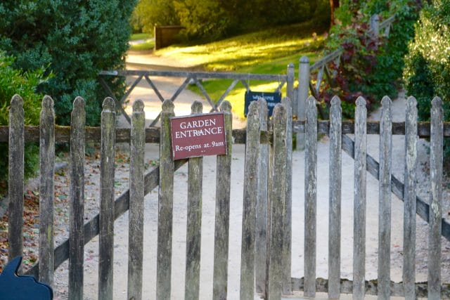 gate to gardens of stourhead
