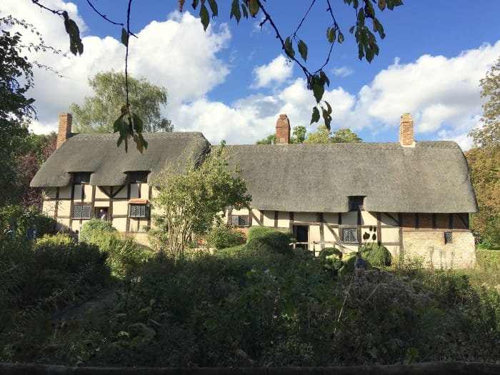 house Anne Hathaway's Cottage